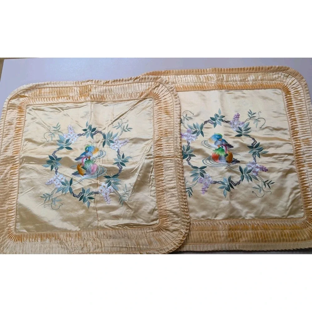 Vtg bai hau Peach Satin Pillow Cover Embroidered Mandarin Ducks Golden  Pleat 2